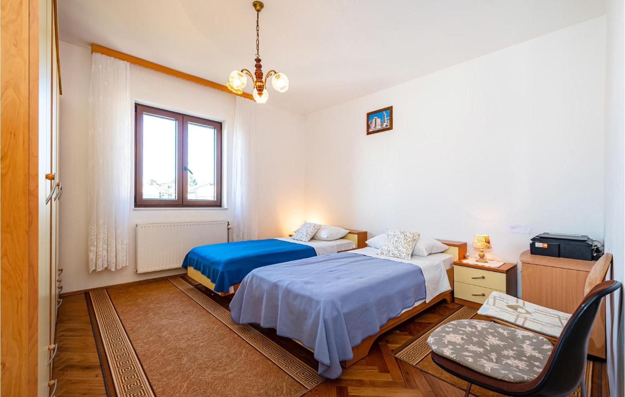 2 Bedroom Cozy Apartment In Задар Екстериор снимка