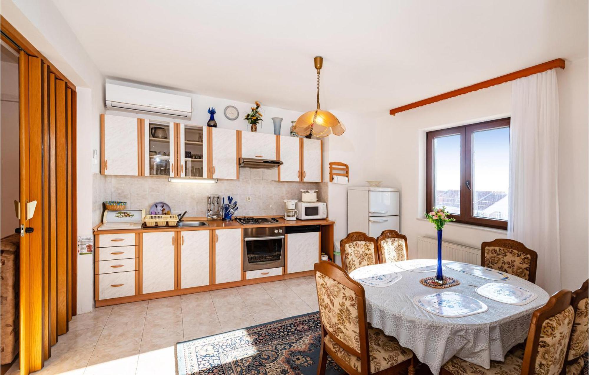 2 Bedroom Cozy Apartment In Задар Екстериор снимка